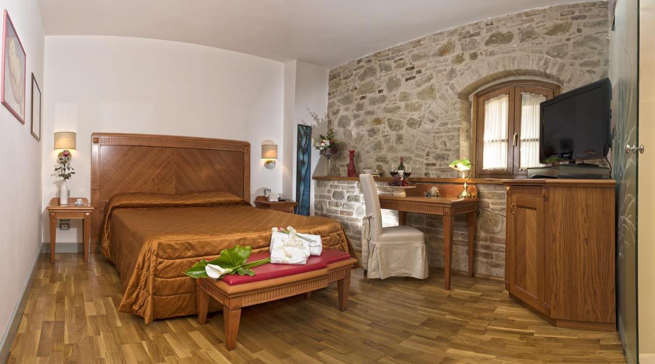 Boutique Hotel Al Grappolo D'Oro Torgiano Eksteriør billede